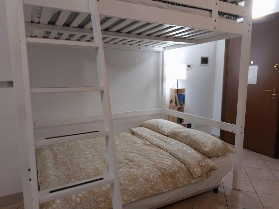 Smile Home! Graziosa Casa Con Parcheggio E Giardino Bovisio Masciago Ngoại thất bức ảnh